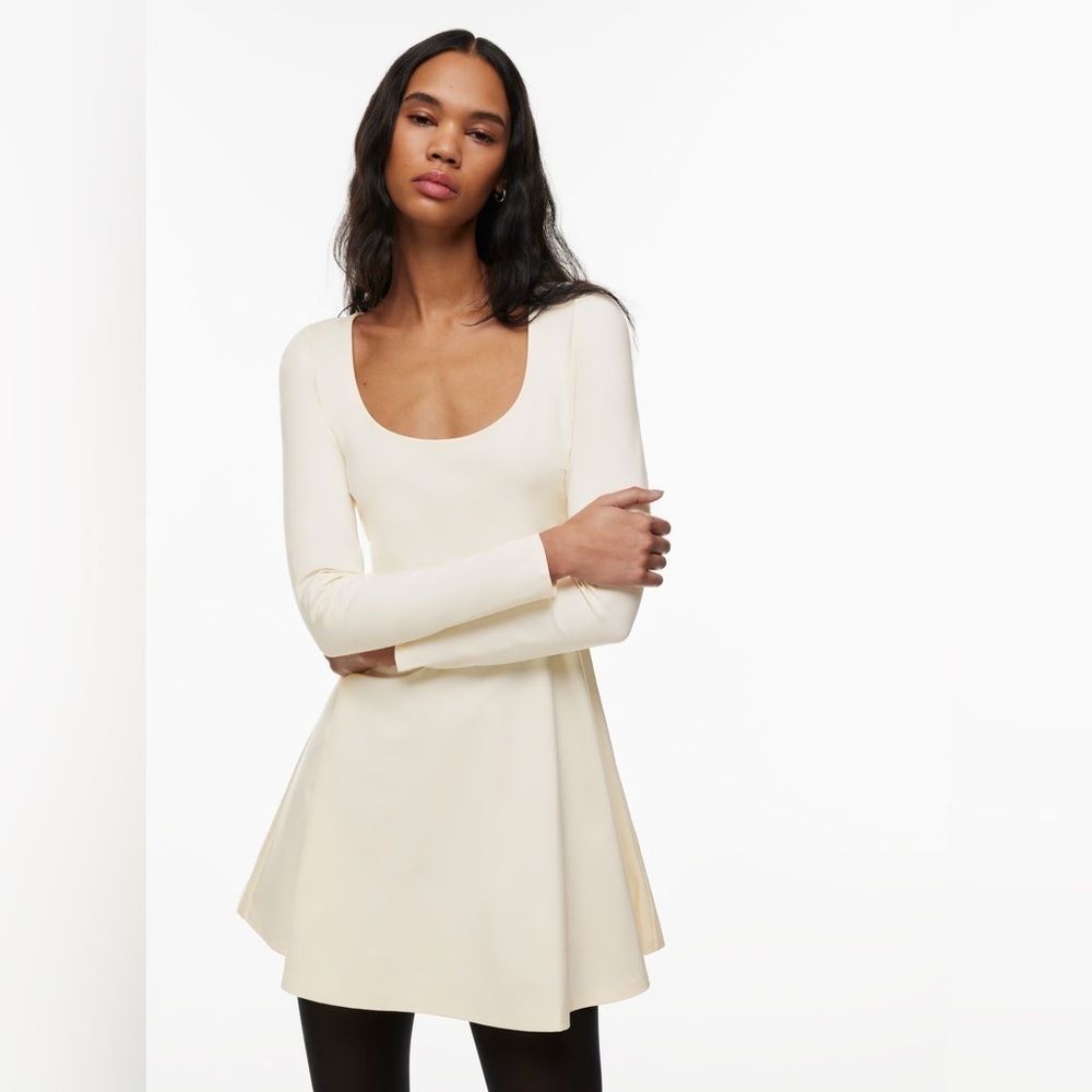 Sunday Best Aritzia Virtue Skater‎ Dress Cream Size Medium
Fit and Flare
